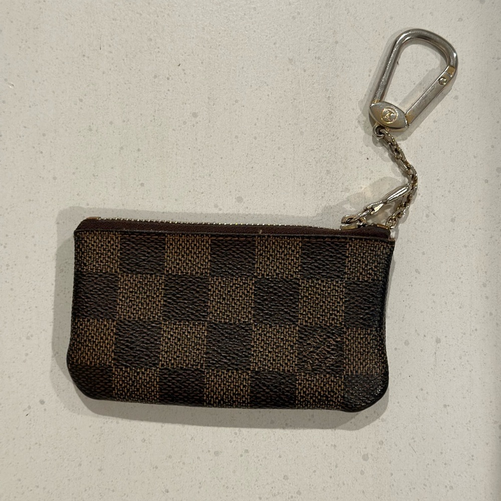 Louis Vuitton Key Pouch - Picture 7 of 10